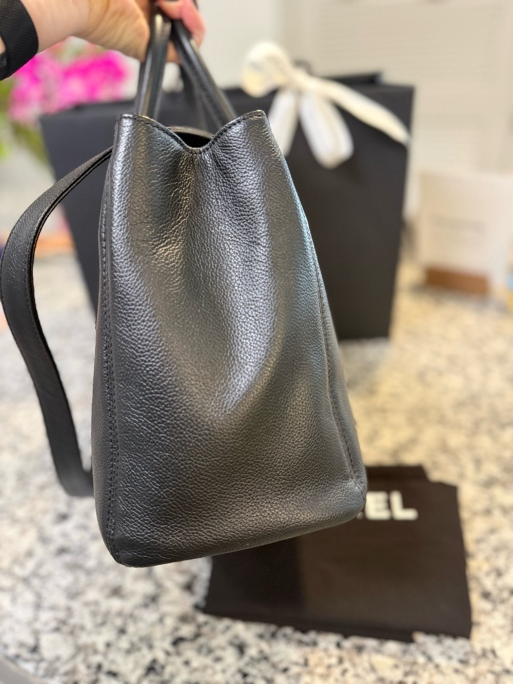 CHANEL Medium Executive Cerf Tote shopper caviar leather - Picture 2 of 16